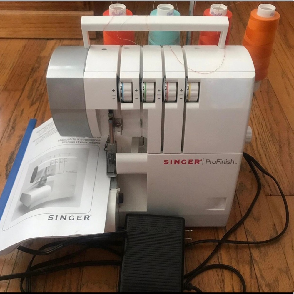 Singer pro finish serger sewing machine